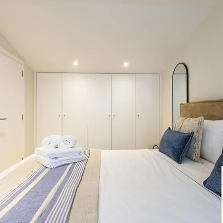 14th Street - Villa *